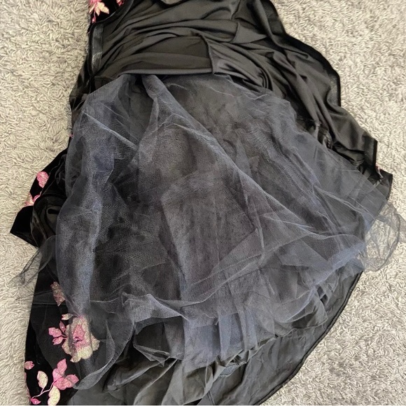 Ellie Wilde Mon Cheri Velvet Floral Gown Size 4 EW117118 $558.00 - Picture 9 of 16